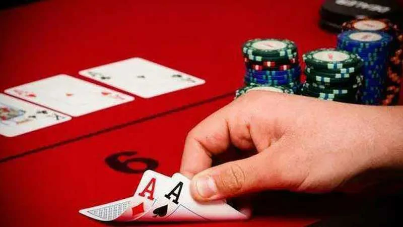 想玩炸金花？热门棋牌游戏下载别错过(图1)